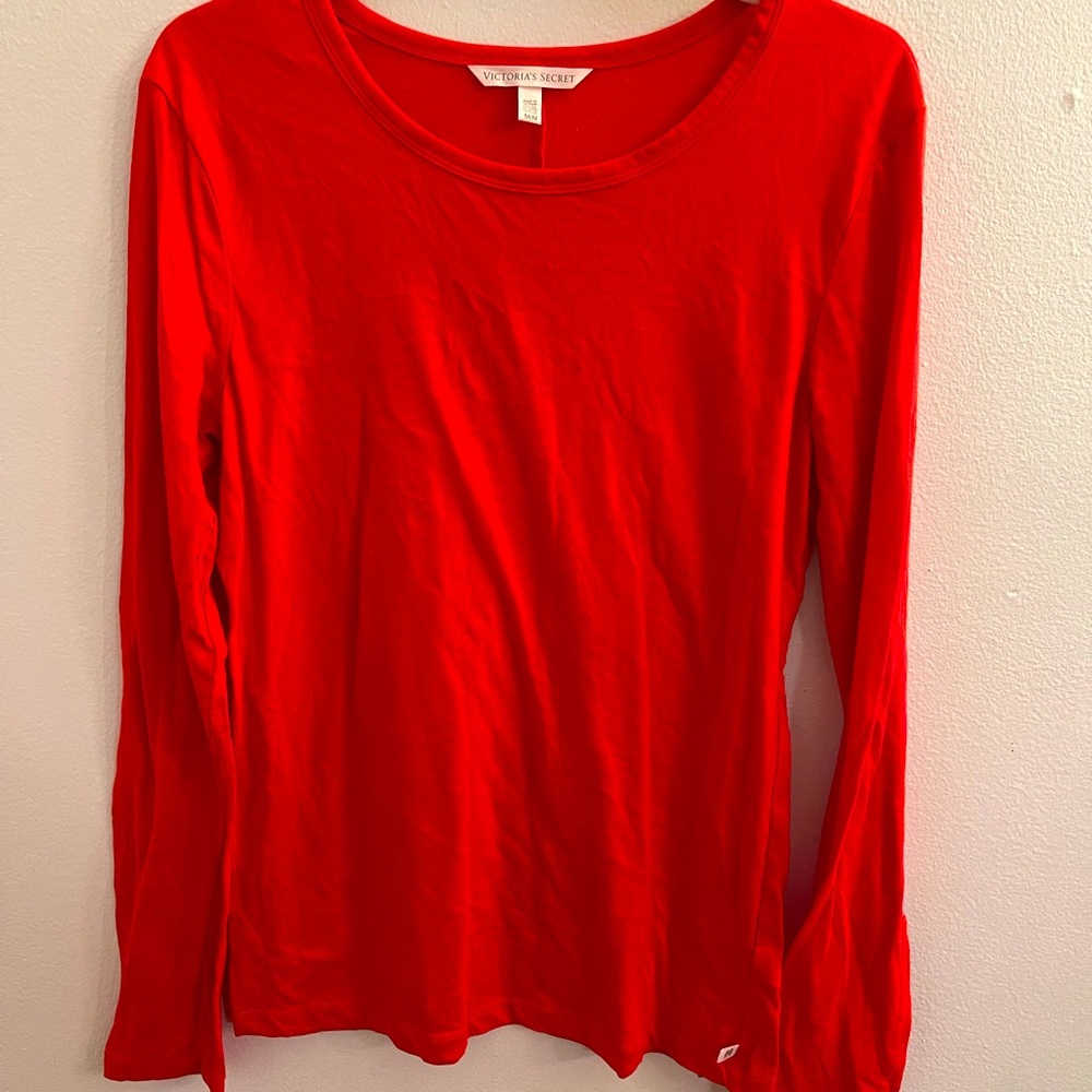 Victoria’s Secret top Medium! ❤️